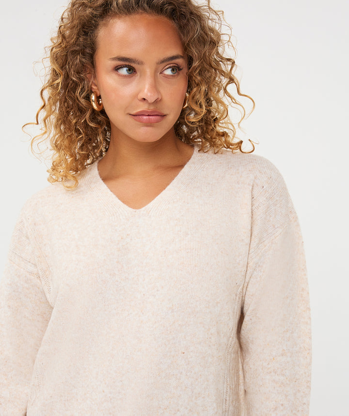 EsQualo Cable Knit V-Neck, Biscuit