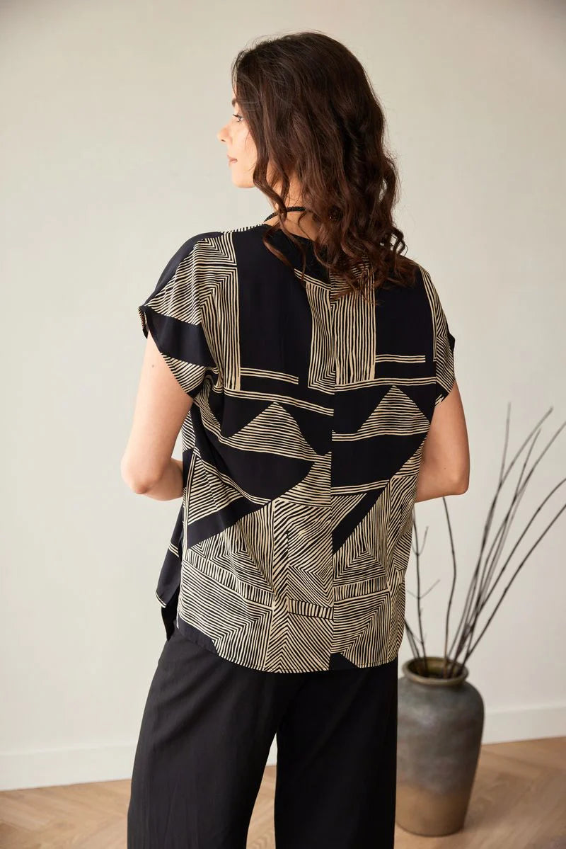 Peruzzi Black & Gold Geometric Print Top